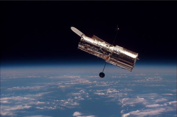 Hubble: обои на телефон и загадки Вселенной